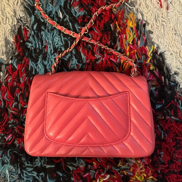 Chanel Classic Chevron Mini Flap - Picture 2 of 7
